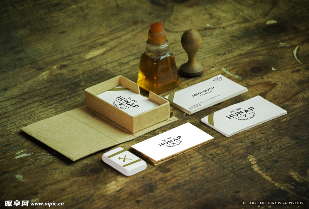 名片样机 效果图