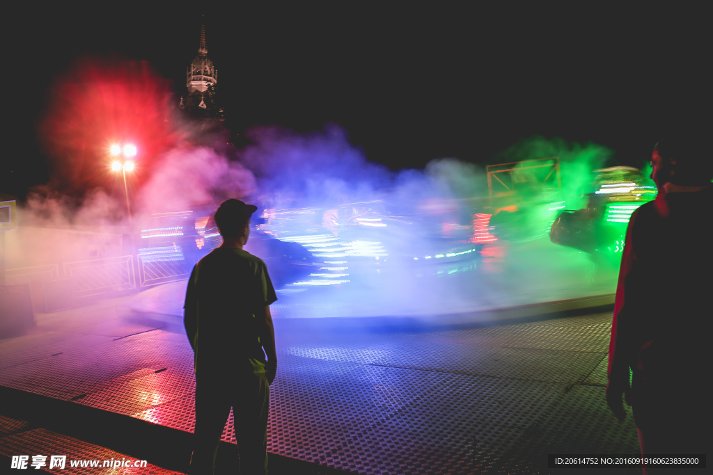 夜色下的赛车活动