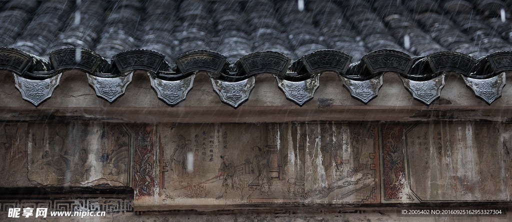 雨中的壁画及屋檐