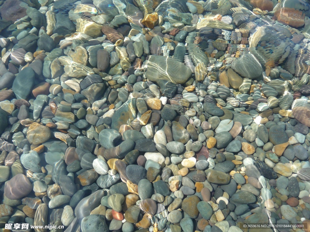 水下鹅卵石