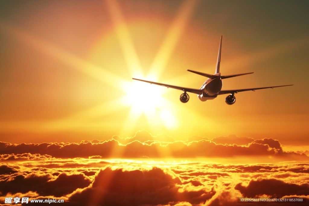 飞向太阳的飞机