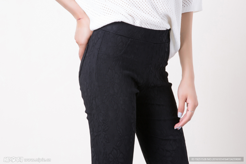 女装休闲运动模特图片