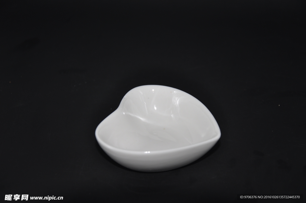 白色心形碟子 味碟