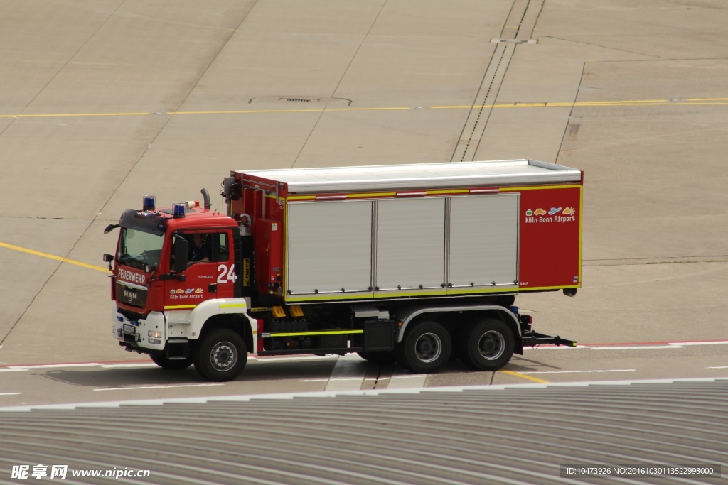 大型卡车摄影图片