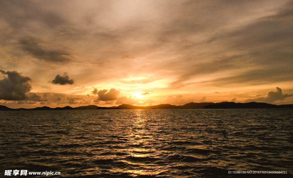 海上日落