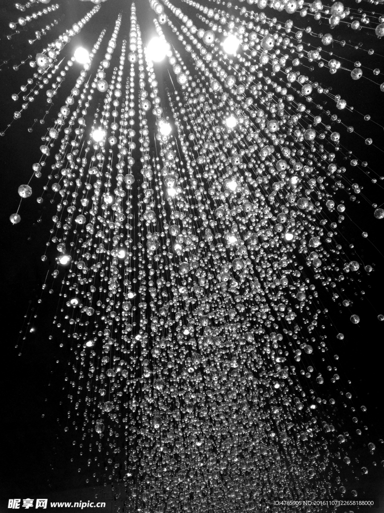珠帘水晶璀璨背景