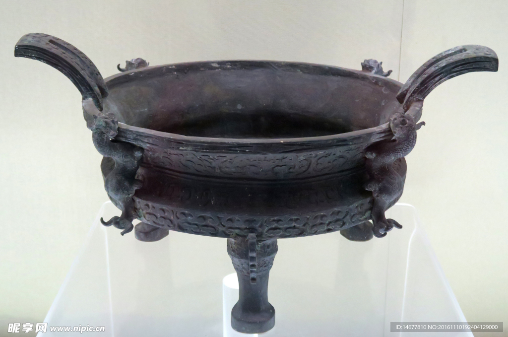 曾侯乙墓出土鼎