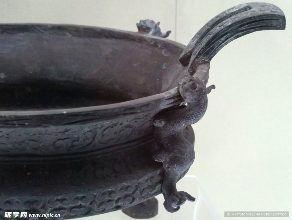 曾侯乙墓出土鼎