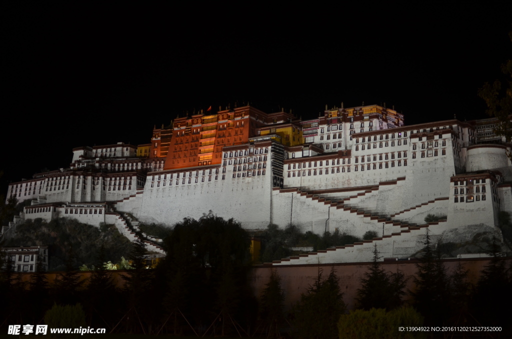 夜拍布达拉宫