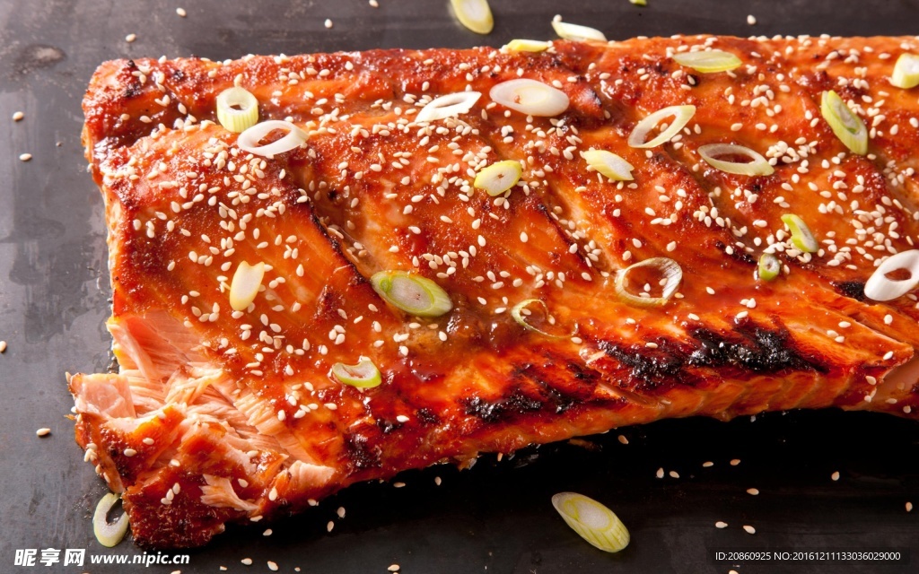 美味的烤鱼图片