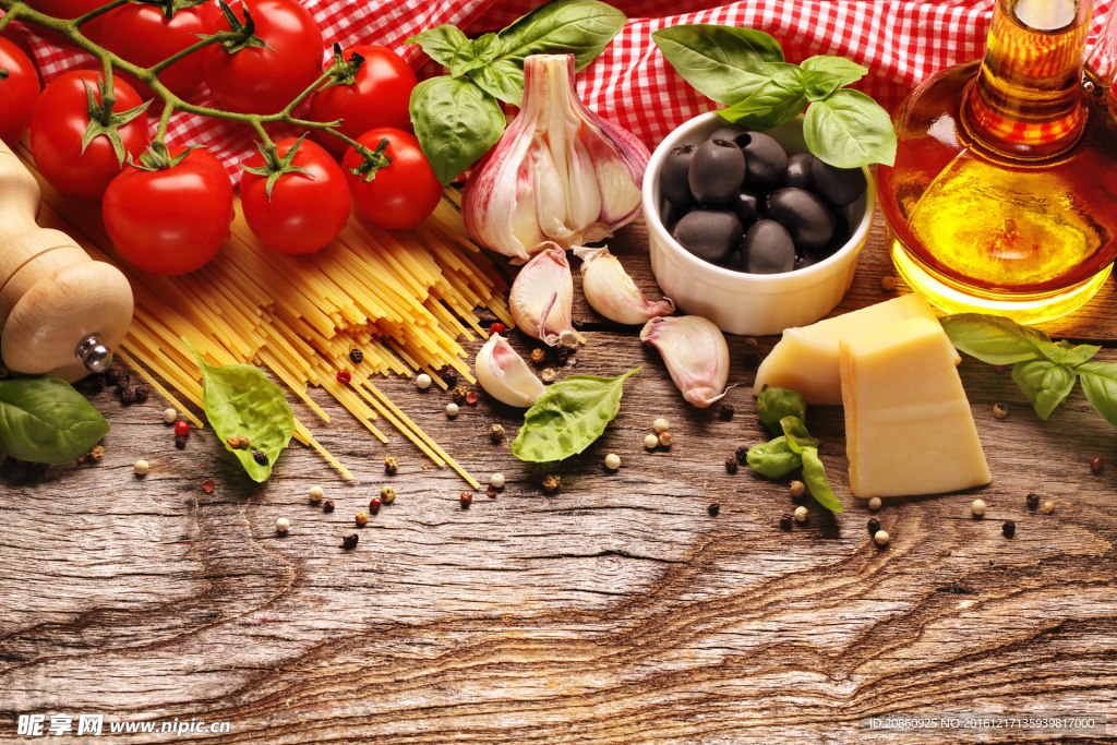西红柿与大蒜面条图片