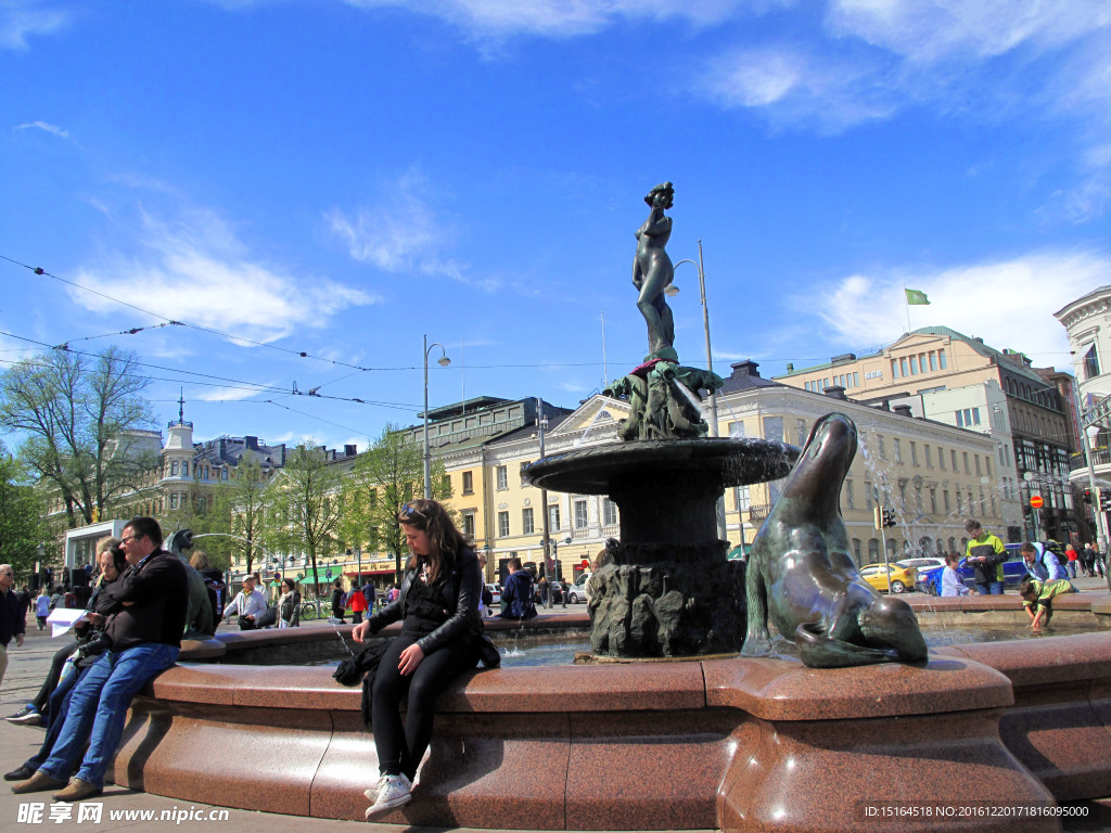 波罗的海的 女儿雕像