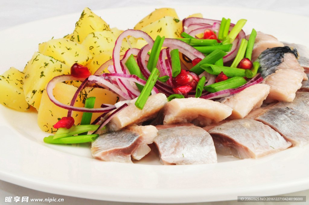 生鱼片蔬菜沙拉图片