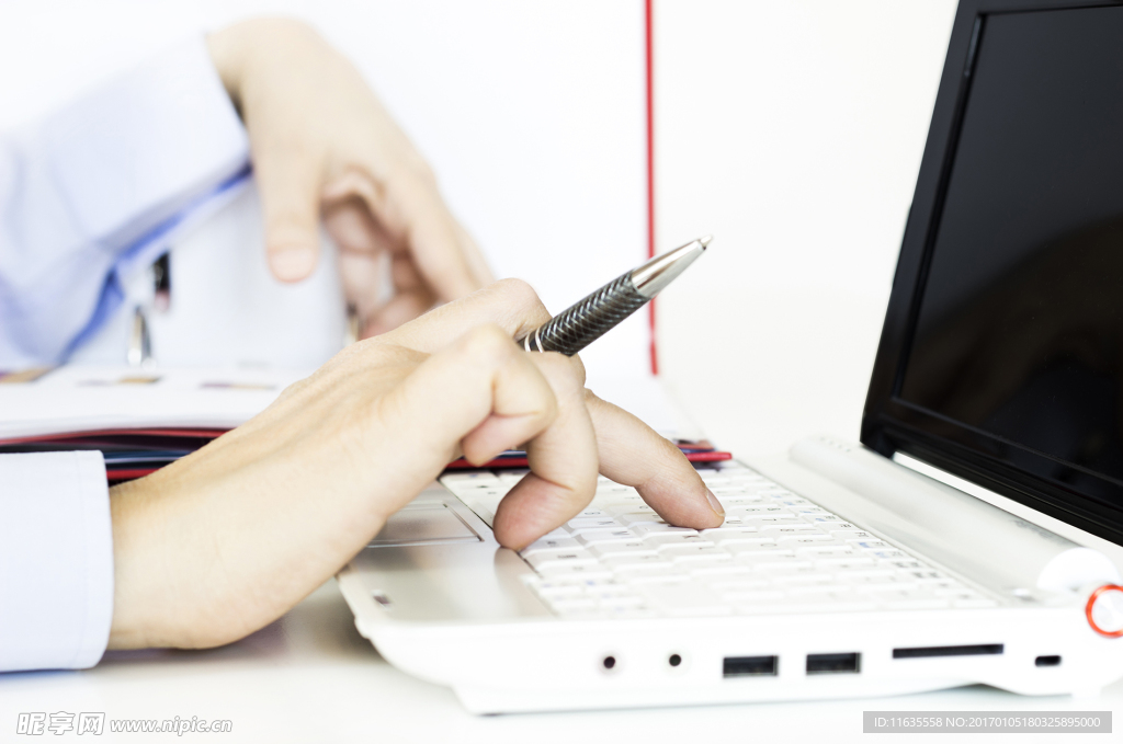 正在工作的白领