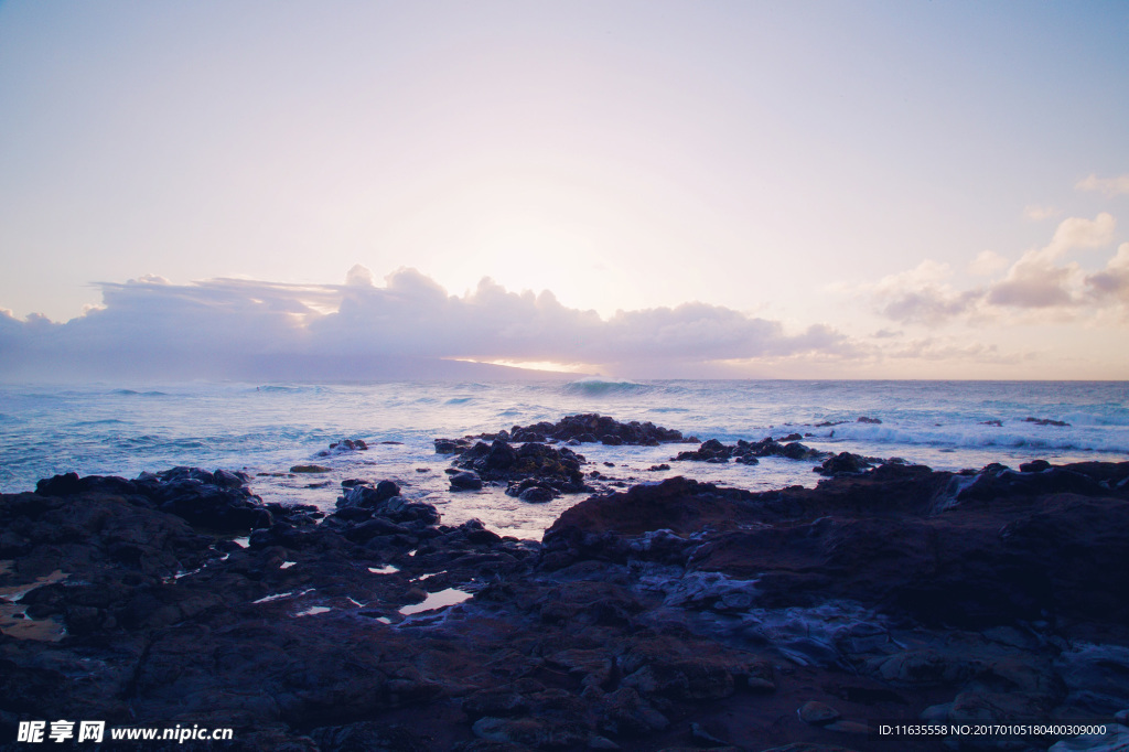 天空云彩浩瀚大海风光