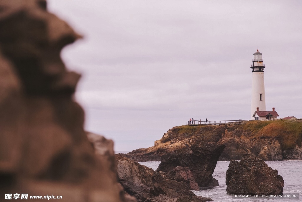 大海边灯塔