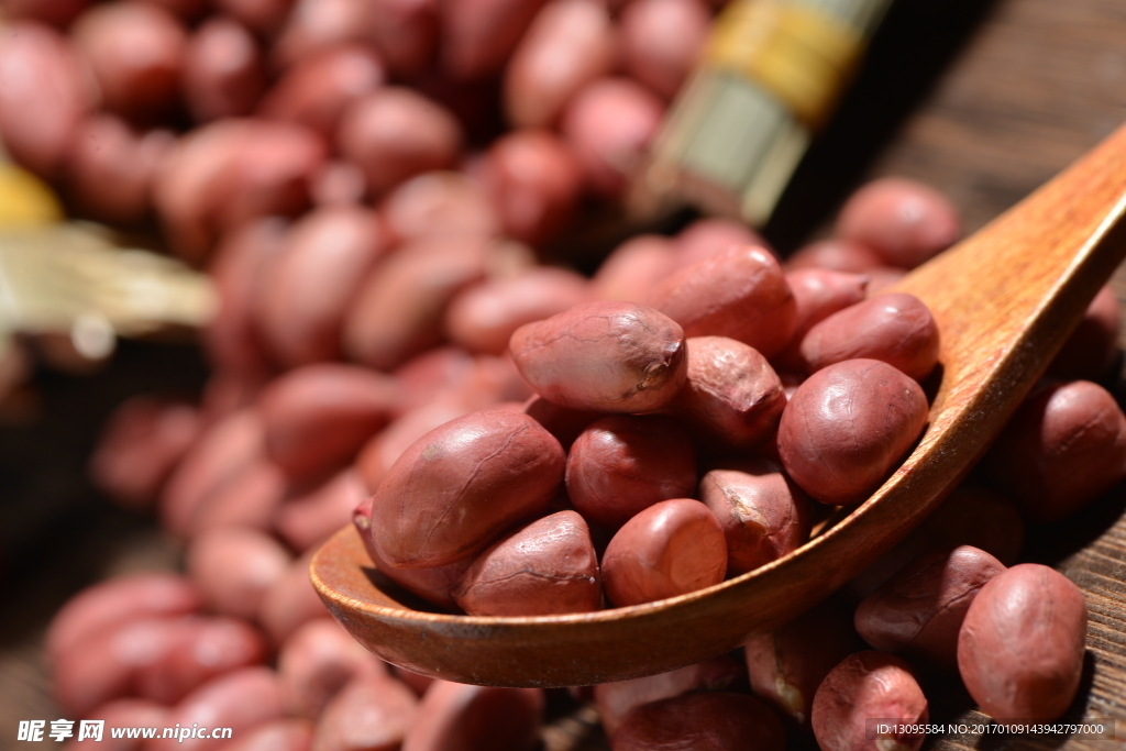 五谷杂粮红皮花生米