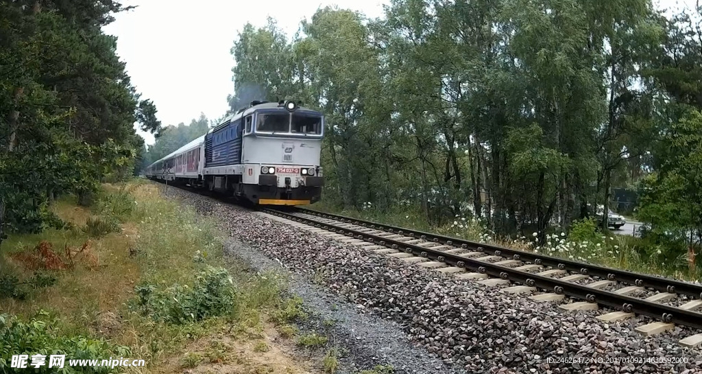 实拍火车经过视频素材