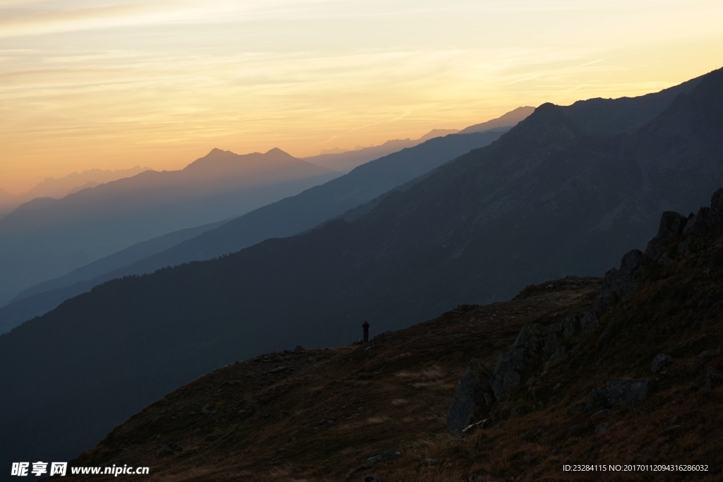 群山 一览众山小