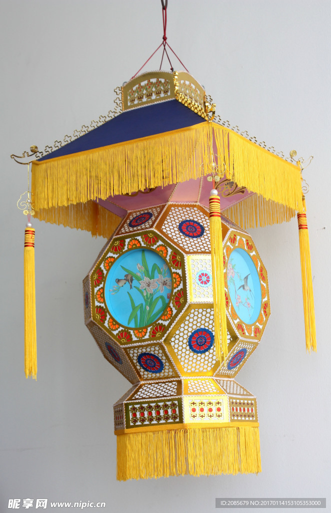 硖石灯彩球型宫灯