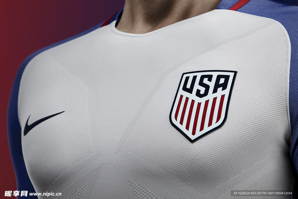 NIKE国家队足球队服宣传广告
