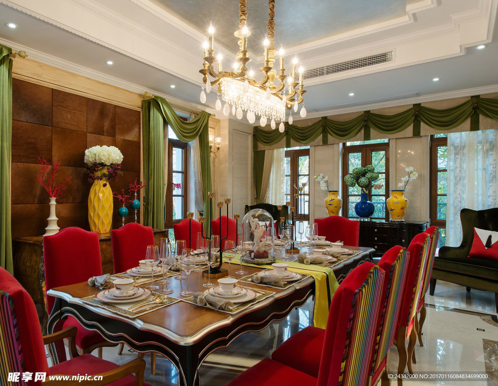 古典风格餐厅实景图