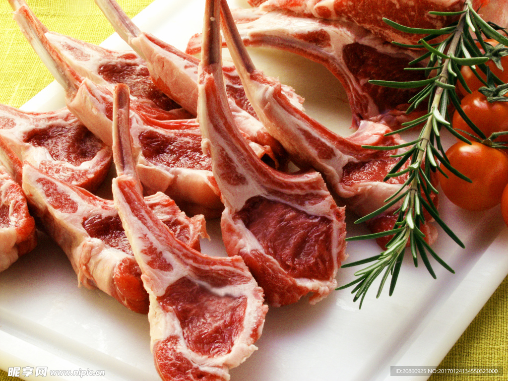 新鲜的猪排骨图片