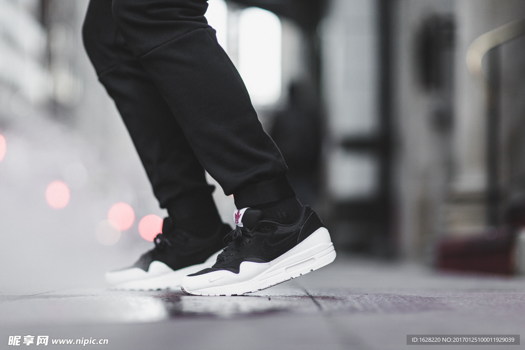 NIKE休闲运动鞋宣传广告