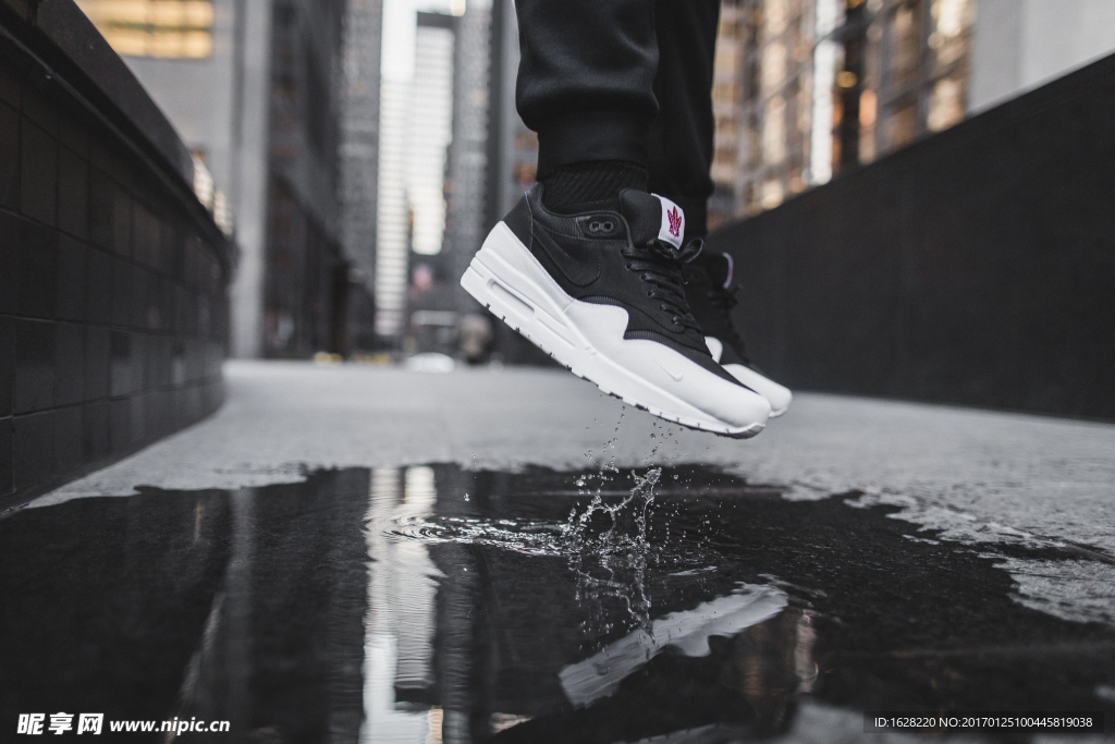 NIKE休闲运动鞋宣传广告