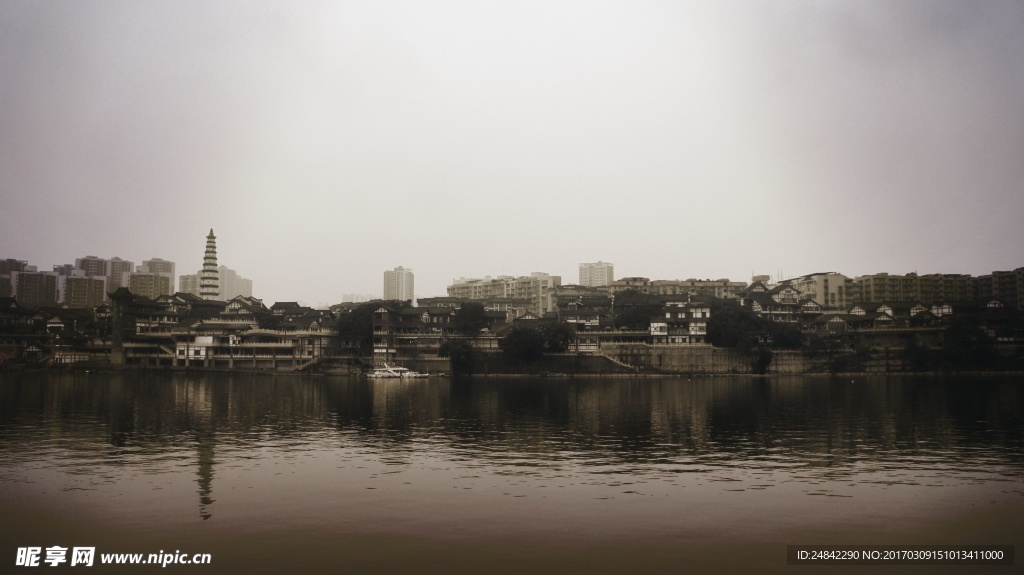 文峰塔沿岸风光