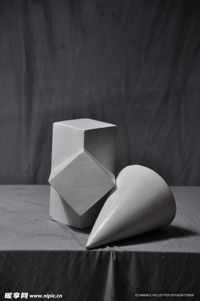 石膏 复合几何体 圆锥