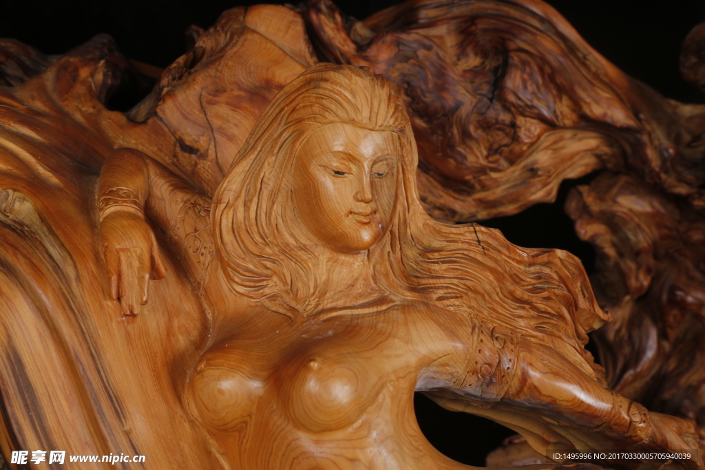 崖柏根雕美人鱼细节