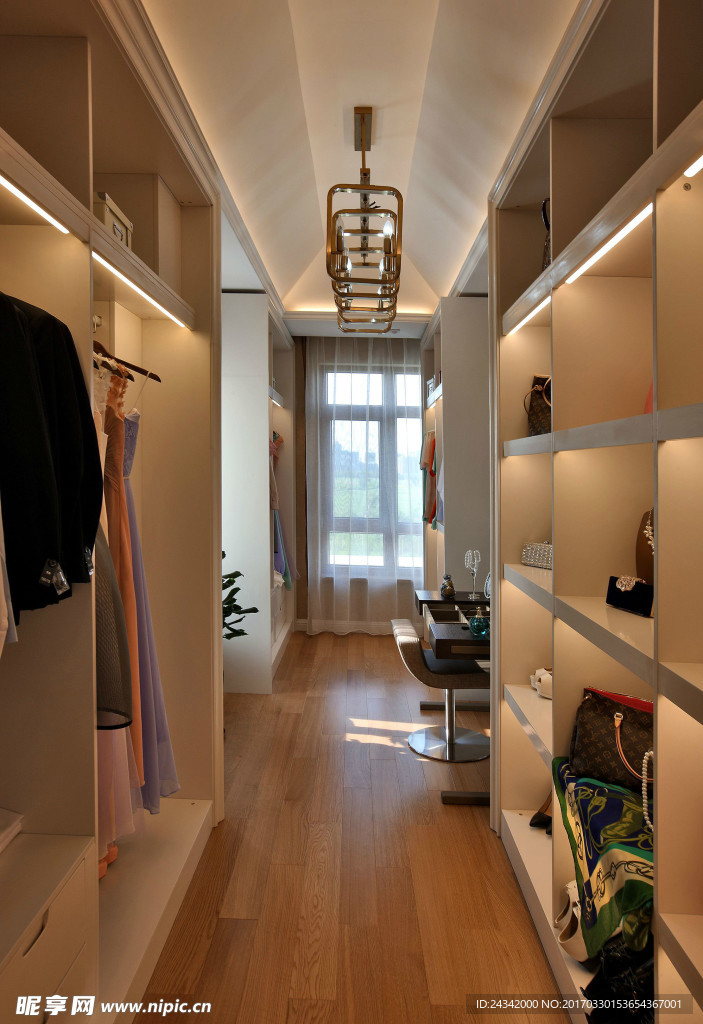 古典风格室内装饰实景图