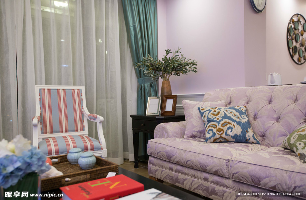 美式复古风格室内装饰实景图