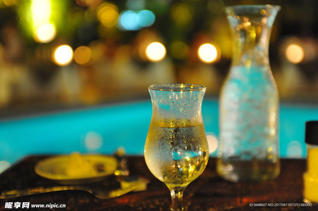 杯中酒图片唯美