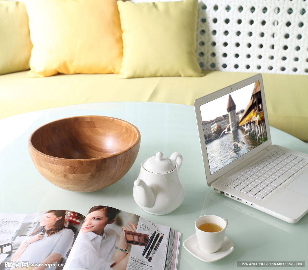 现代简约装饰实景图