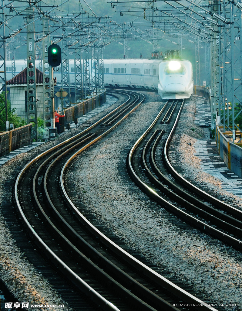 京九铁路全线实现电气化