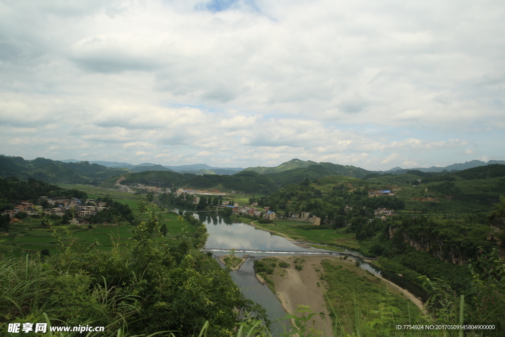 龙江河倒影素材