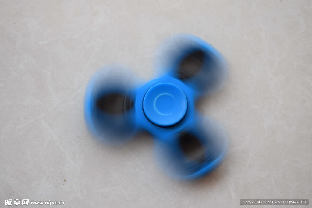 旋转中的指尖陀螺