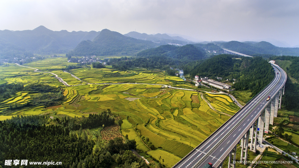 婉转的高速公路