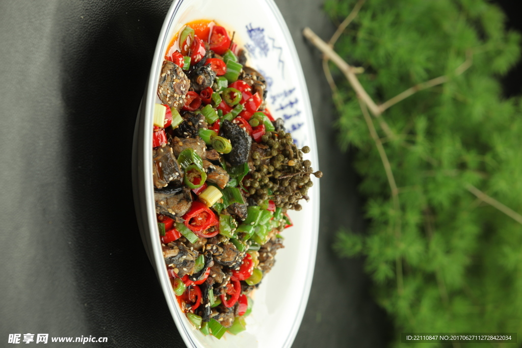 麻香鱼子鸡摄影图片