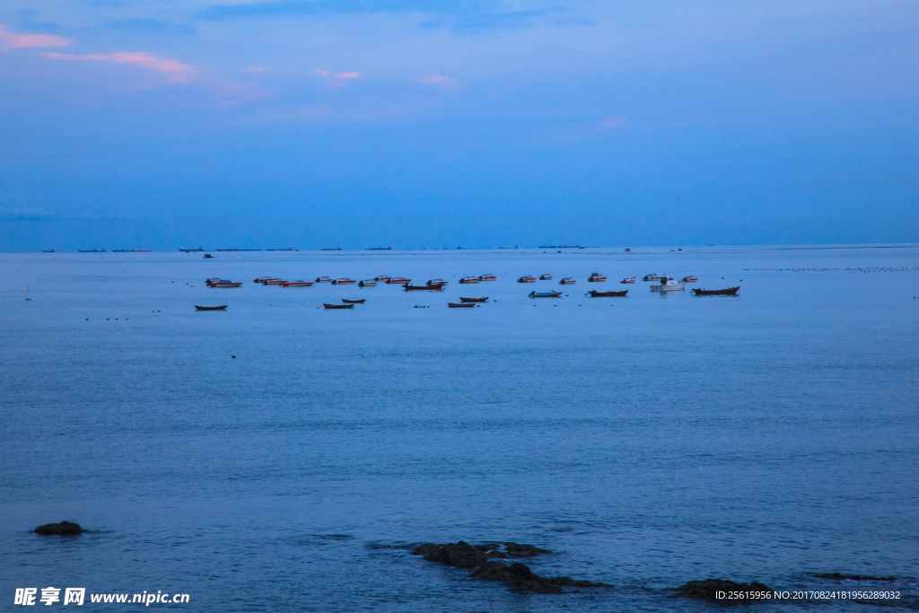 大连滨海东路海滩