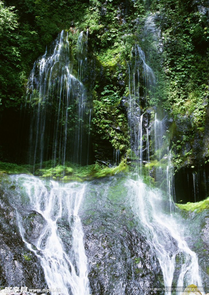 山溪瀑布图片   旅游摄影素材