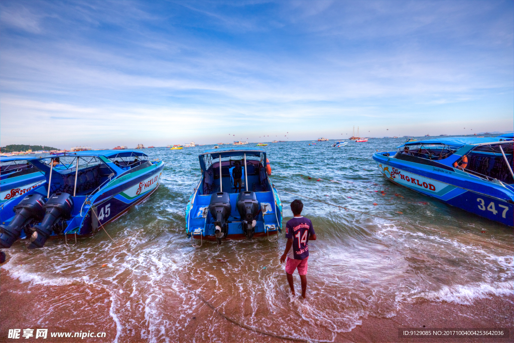 芭提雅快艇冲浪