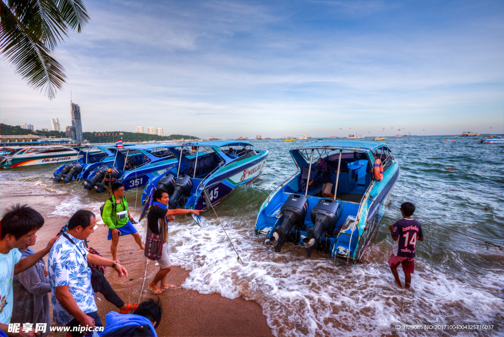 芭提雅快艇冲浪