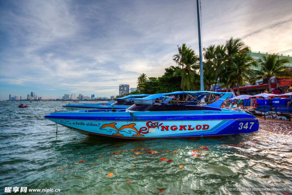 芭提雅快艇冲浪