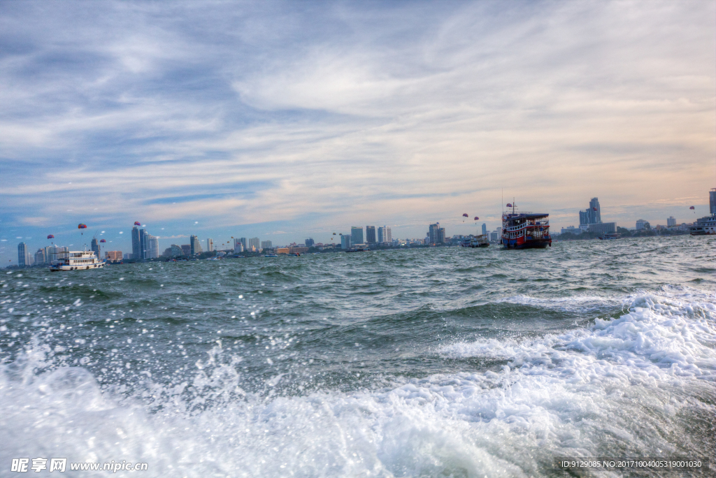 芭提雅快艇冲浪