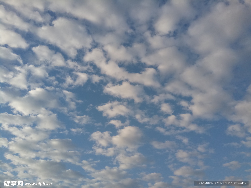 天空的云