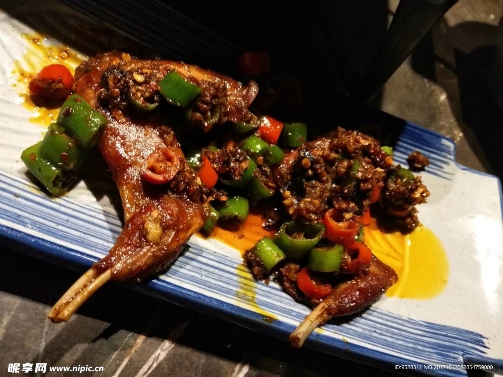 美味麻辣烤兔腿