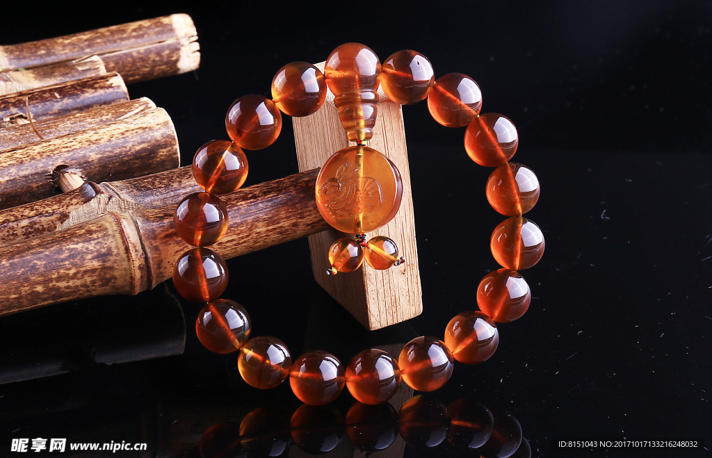 陈万福金棕手串